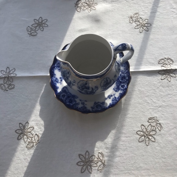 Vintage Embroidered Linen Tablecloth - Picture 3 of 5